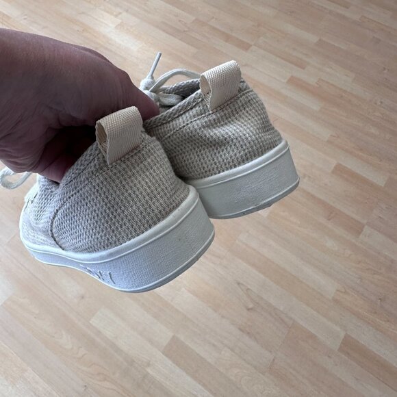 Cute Roxy Sneakers 8.5 Cream Color - Picture 5 of 8